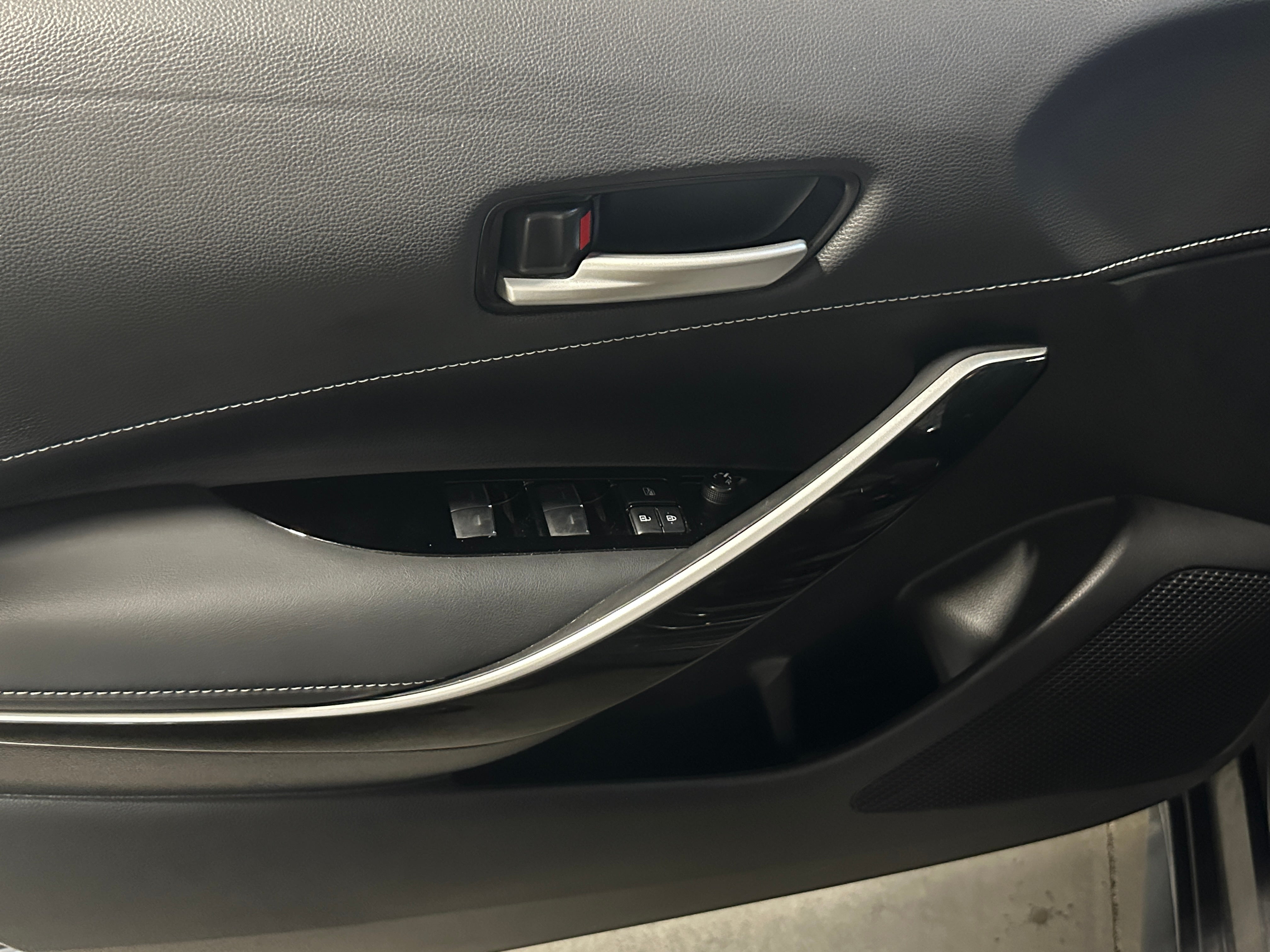 toyota corolla hatchback 2022 JTNA4MBE1N3164125 image toyota corolla hatchback 2022 JTNA4MBE1N3164125 image